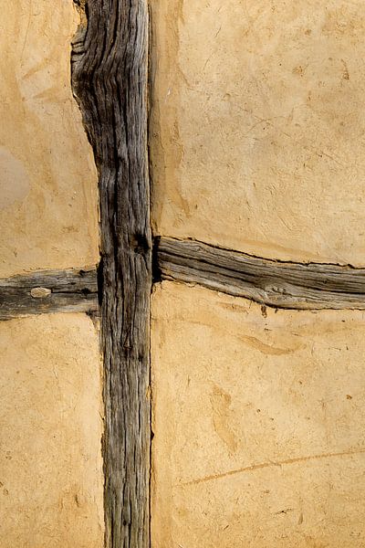 Lemen muur met houten balken von Robert Wiggers