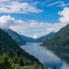 Der wunderschöne Fjaerlandsfjord in Norwegen von Patrick Verhoef