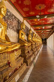 Buddha statues at Wat Suthat Thepwararam by Travel Tips and Stories