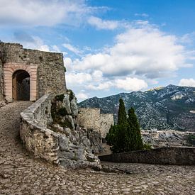 Klis Fortress near Split, Croatia von David Lawalata