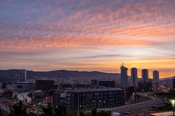 Lever de soleil sur la ville de Bilbao sur Peter Haastrecht, van