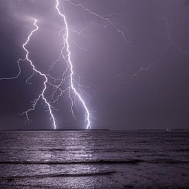 Thunderstorm above the city of Terneuzen van Donny Kardienaal