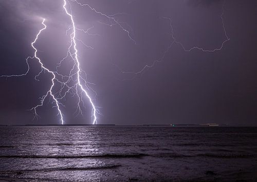 Thunderstorm above the city of Terneuzen van Donny Kardienaal