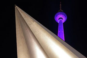 Fernsehturm Berlin mit besonderer Beleuchtung