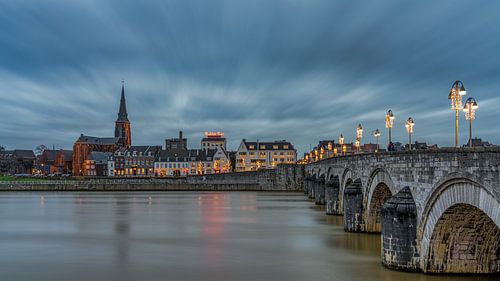 Blue hour at the Sint Servaos Brögk - Mestreech by Teun Ruijters