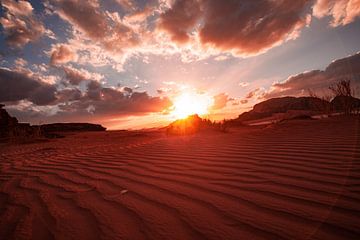 Wadi Rum zonsondergang van Astrid van der Eerden