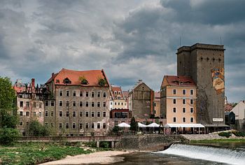 La limite du temps. Bâtiments en ruine.