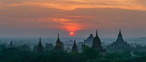 Nyaung-U Township: Zonsopkomst in Old Bagan