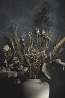 Vaas met droogbloemen