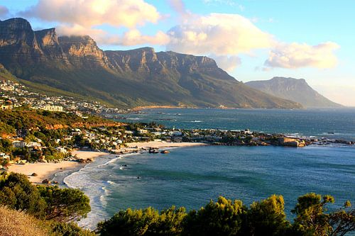 Tafelberg aan zee in Kaapstad, Zuid-Afrika