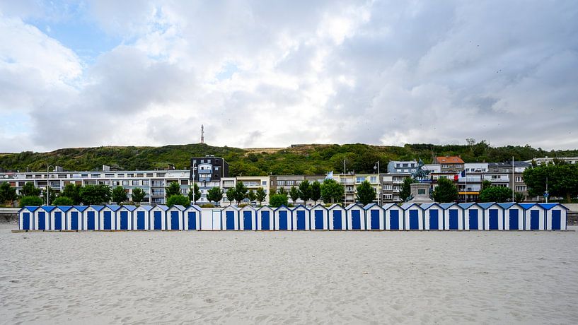 Strandhuisjes bij Boulogne sur Mer van Peter Bartelings