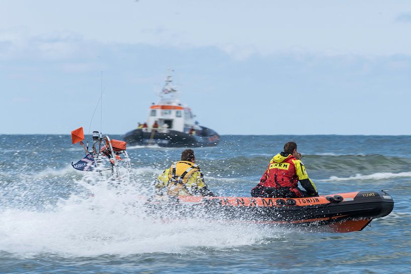 KNRM in actie van Arie Jan van Termeij