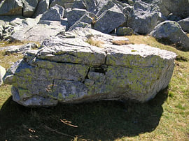 Bergwelten XIV - Gesteinsimpressionen am Splügen von Helmut Martin - The Art of Stone - Steinkunst & Photographie