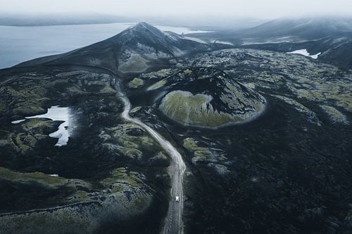 Door de wildernis: IJslands vulkanisch landschap van boven