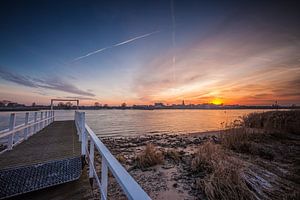 pedestrian crossing over the river Lek! sur Peter Haastrecht, van