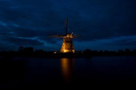 de windmolens in Kinderdijk zijn verlicht by Marcel Derweduwen