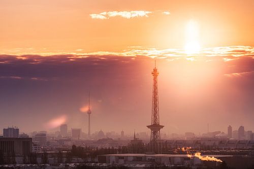 Sonnenaufgang in Berlin von Salke Hartung