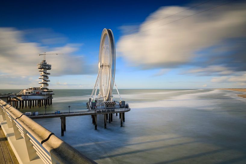 Riesenrad und Wachturm auf der Mole von Scheveningen von gaps photography