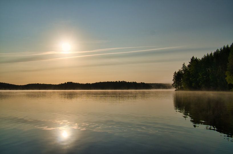 Lever de soleil sur un lac en Suède, à l'aube par Martin Köbsch