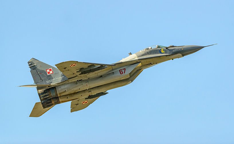 Flyby Polish MIG-29. by Jaap van den Berg