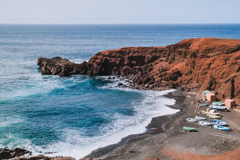 Rugged coastline on Lanzarote by SomethingEllis
