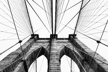 New York City, Brooklyn Bridge van Stewart Leiwakabessy