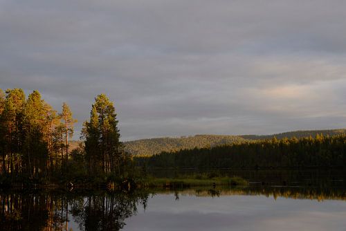Zweden, avondsfeer bij een meer