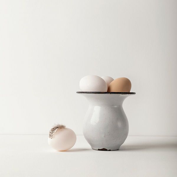 still life with eggs by Carolien van Schie