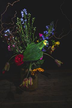 green parrot flowers, amazonepapegaai bloemen van Corrine Ponsen