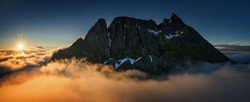Breidtinden ridge panorama