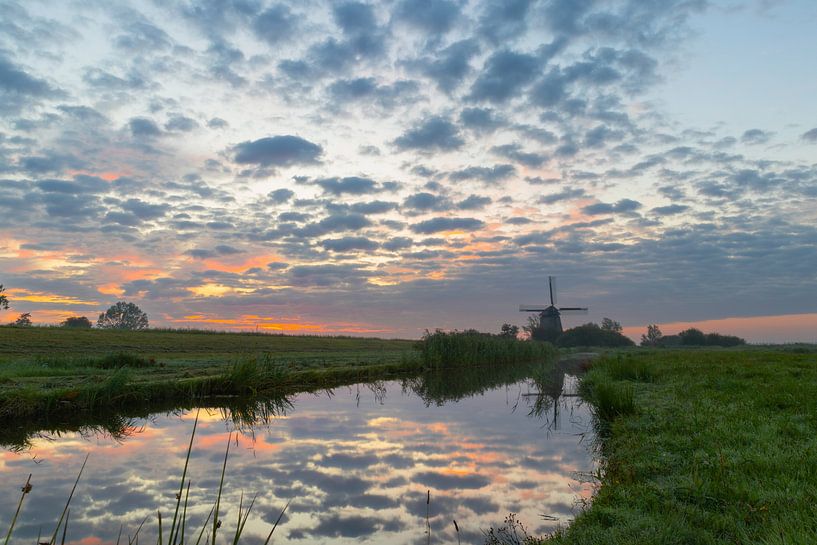 Zonsopkomst bij de Haviksmolen in Grootschermer (landscape) van Bram Lubbers