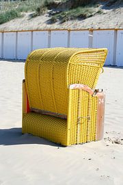 Lazy Legs on the Beach van Karin Hendriks Fotografie