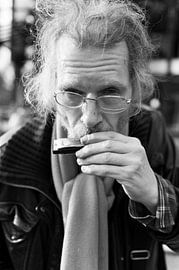 Straatmuzikant by Renier Izeboud