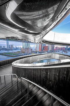 Rooftopview richting het centrum van Rotterdam van Leon Okkenburg