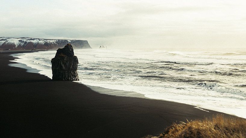 The sea and the stone by Luuk de Kok