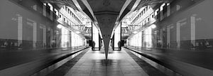 Warten auf den Zug im Hauptbahnhof von Antwerpen.