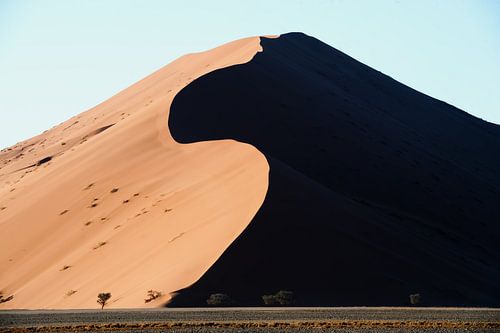 Un jeu entre la lumière et la vapeur ; sombre