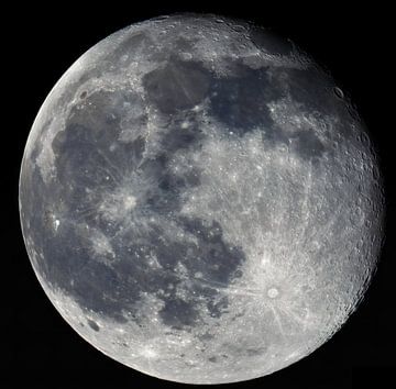Onze kant van de maan in echte kleuren van pixxelmixx