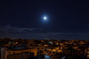 Night over Nicosia van Teddy Dako