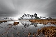Bergkette mit Spiegelung in Island von Ralf Lehmann Miniaturansicht