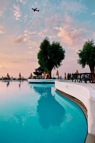 Rhodos Ialysos - Blick auf den Pool (Hotel Sunshine Rhodes) | 2:3 von Momentaufnahme | Marius Ahlers