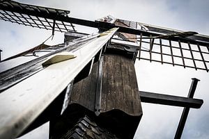 Detail der holländischen Windmühle zur Herstellung von Getreide und Mehl mit Windenergie