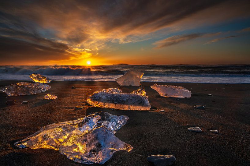 Sunrise at the Diamond beach, near the Jokulsarlon glacier lake by Anges van der Logt
