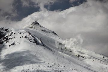 Besneewde vulkaan, Altiplano Bolivia van A. Hendriks