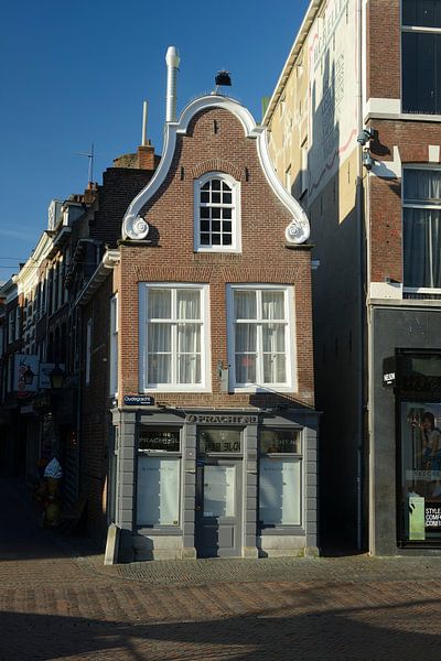 Het kleinste huisje aan de Oudegracht in Utrecht van In Utrecht