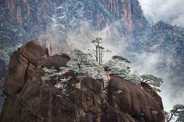 Belle nature en Chine : paysage de montagne dans la neige sur Chihong