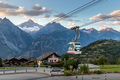 Bietschhorn met kabelbaan op de voorgrond van Ad Van Koppen Fotografie