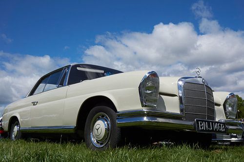 Mercedes 220 SE (W111)