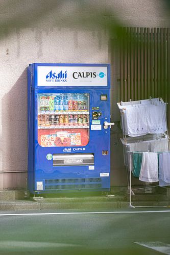 Der Verkaufsautomat - Tokio, Japan von Angelique van Esch