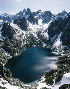 Bergsee aus der Luft